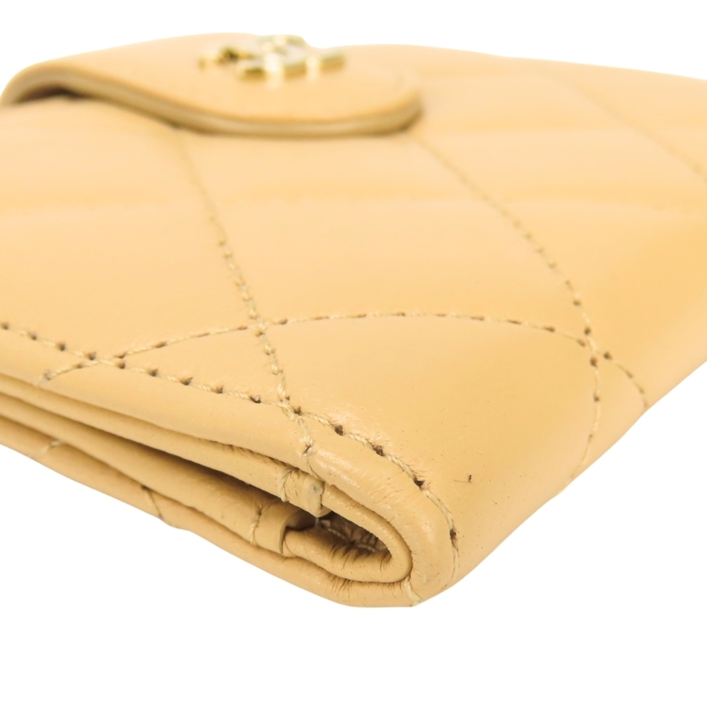 CHANEL Authentic Cream Lambskin Leather Wallet - Picture 6 of 16